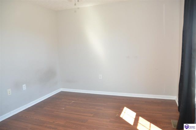 208 Kathie Court, Vine Grove, KY 40175