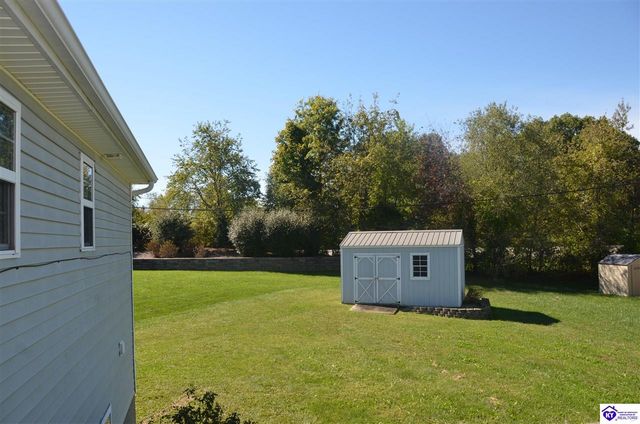 208 Kathie Court, Vine Grove, KY 40175