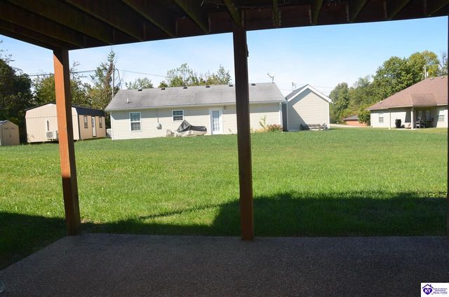 208 Kathie Court, Vine Grove, KY 40175