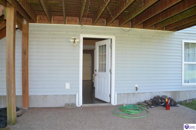 208 Kathie Court, Vine Grove, KY 40175