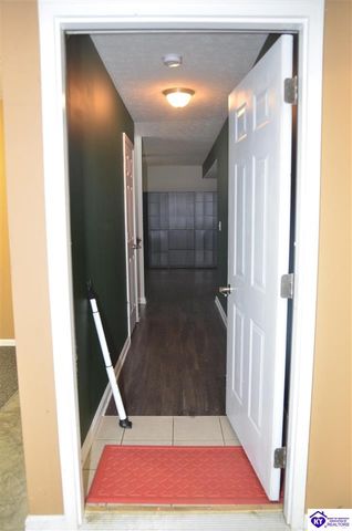 208 Kathie Court, Vine Grove, KY 40175
