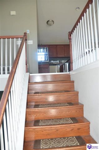 208 Kathie Court, Vine Grove, KY 40175