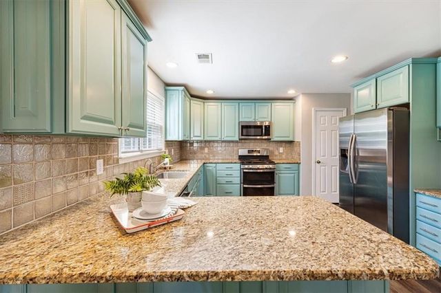 1020 Amber Leaf Court, Roswell, GA 30076