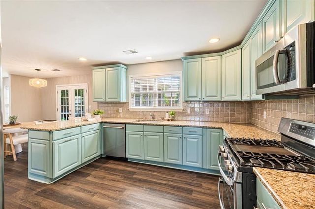 1020 Amber Leaf Court, Roswell, GA 30076
