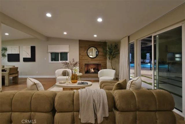 3675 Ventura Canyon, Sherman Oaks, CA 91423