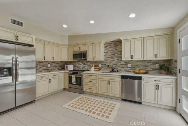 3675 Ventura Canyon, Sherman Oaks, CA 91423