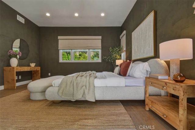 3675 Ventura Canyon, Sherman Oaks, CA 91423