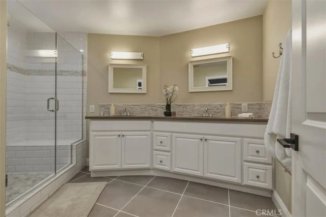 3675 Ventura Canyon, Sherman Oaks, CA 91423