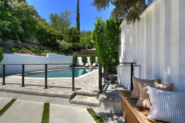 3675 Ventura Canyon, Sherman Oaks, CA 91423