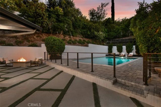 3675 Ventura Canyon, Sherman Oaks, CA 91423