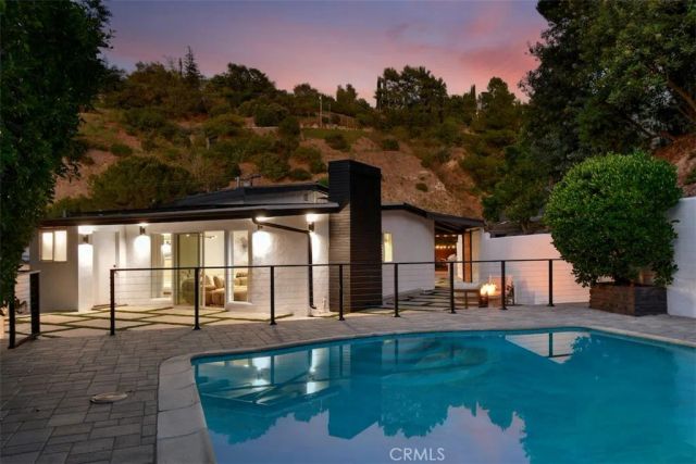 3675 Ventura Canyon, Sherman Oaks, CA 91423