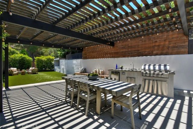 3675 Ventura Canyon, Sherman Oaks, CA 91423