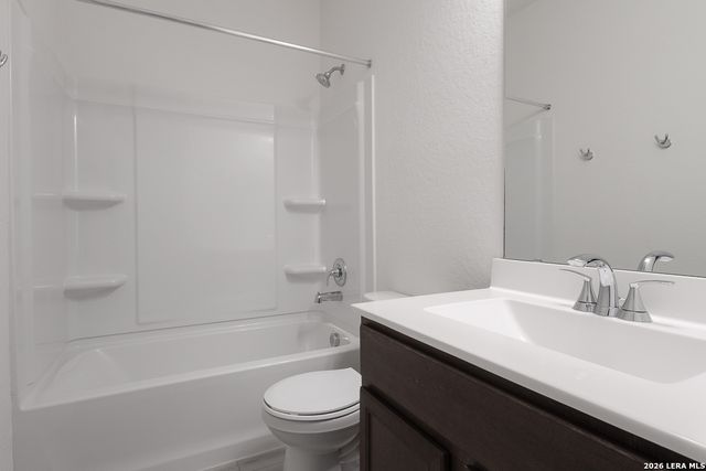 4112 SUNFIELD DR, Seguin, TX 78155