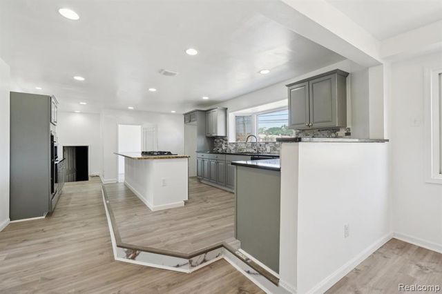 19211 Birwood Street, Detroit, MI 48221