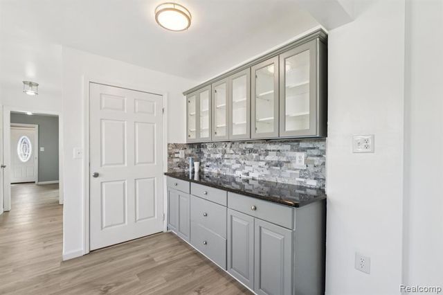 19211 Birwood Street, Detroit, MI 48221