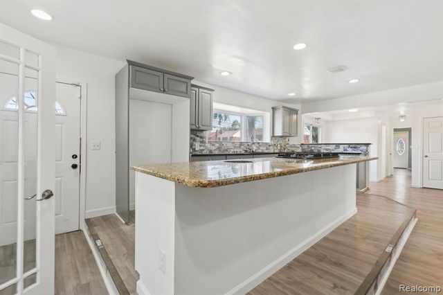 19211 Birwood Street, Detroit, MI 48221