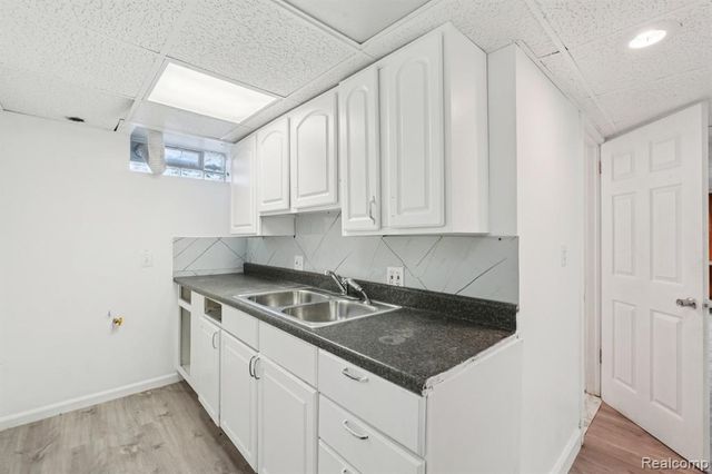 19211 Birwood Street, Detroit, MI 48221