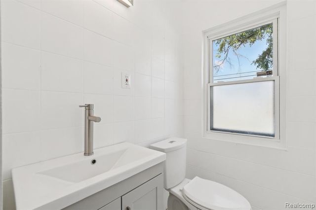 19211 Birwood Street, Detroit, MI 48221