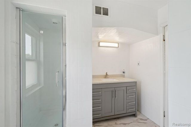 19211 Birwood Street, Detroit, MI 48221