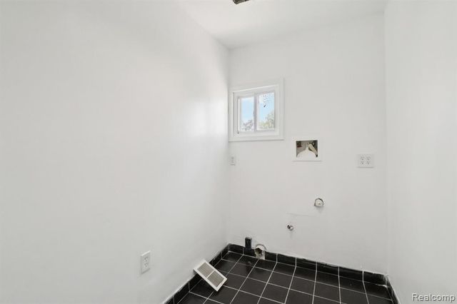 19211 Birwood Street, Detroit, MI 48221