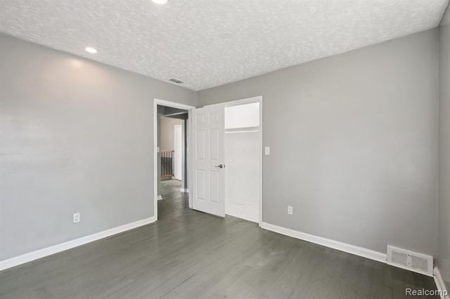 19211 Birwood Street, Detroit, MI 48221