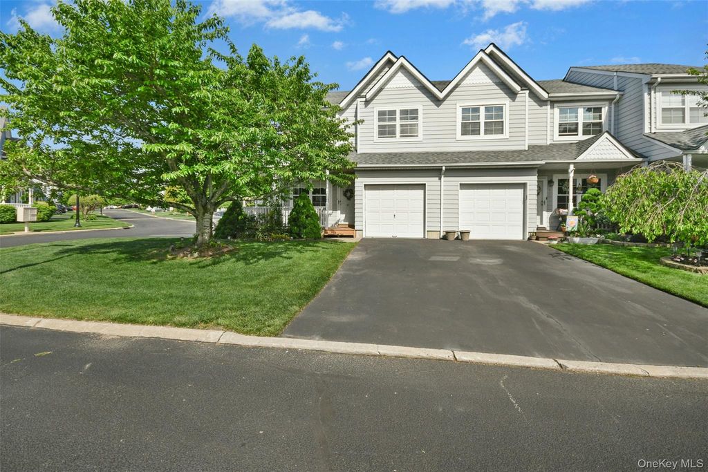 81 Sprucewood Boulevard, Central Islip, NY 11722