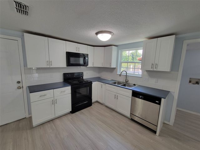 2213 Yale Street, Sansom Park, TX 76114