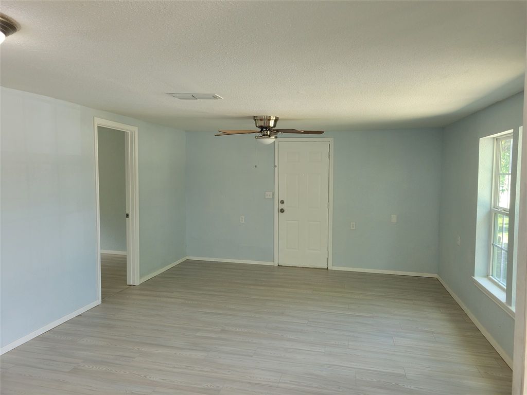 2213 Yale Street, Sansom Park, TX 76114