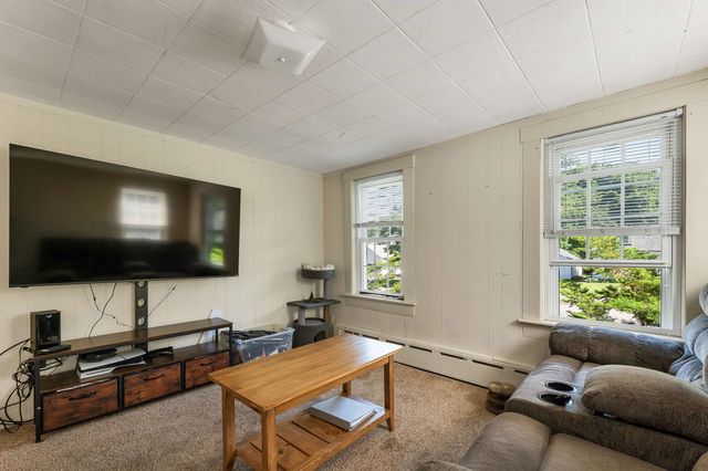 9 Crescent Street, Laconia, NH 03246