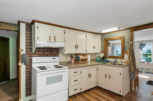 9 Crescent Street, Laconia, NH 03246