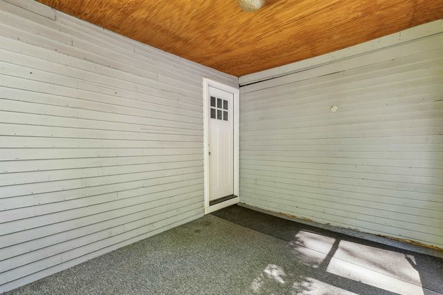 9 Crescent Street, Laconia, NH 03246