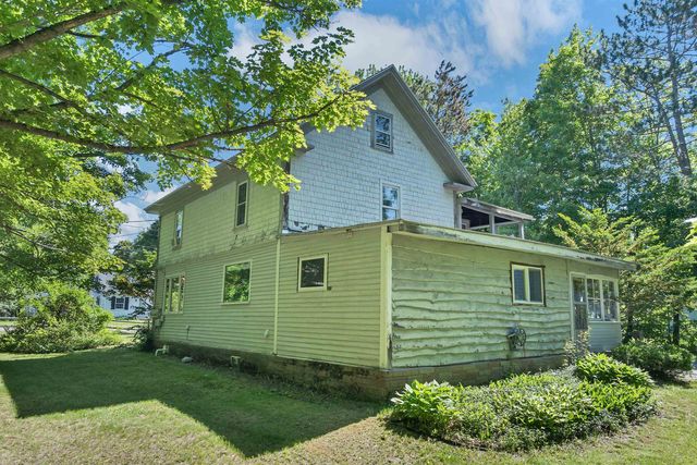 9 Crescent Street, Laconia, NH 03246