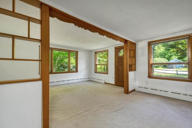 9 Crescent Street, Laconia, NH 03246