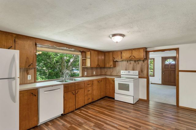 9 Crescent Street, Laconia, NH 03246