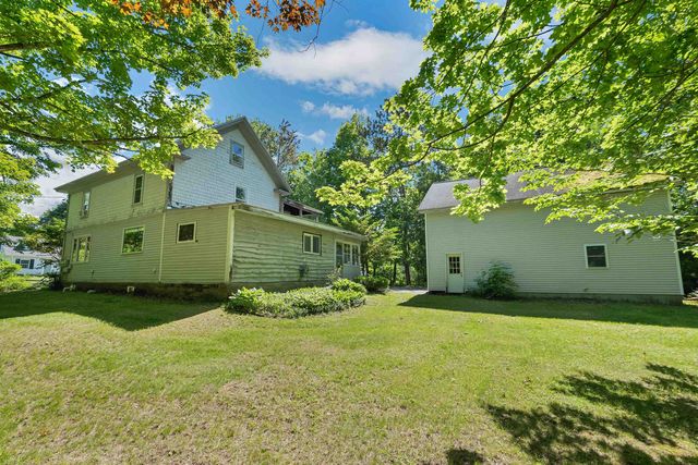 9 Crescent Street, Laconia, NH 03246