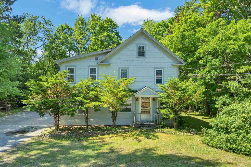9 Crescent Street, Laconia, NH 03246