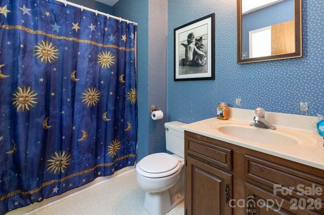 5 Wildwood Circle, Fletcher, NC 28732
