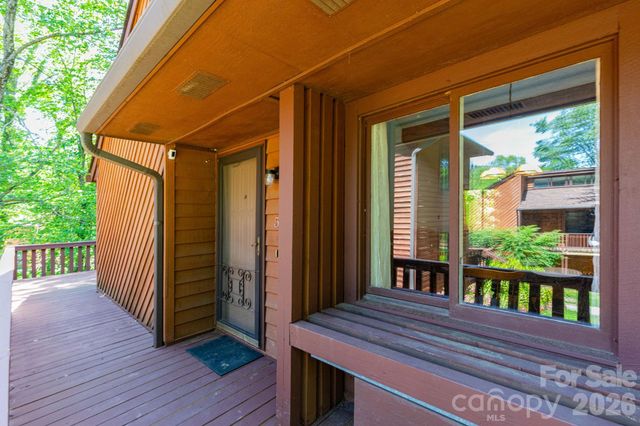 5 Wildwood Circle, Fletcher, NC 28732
