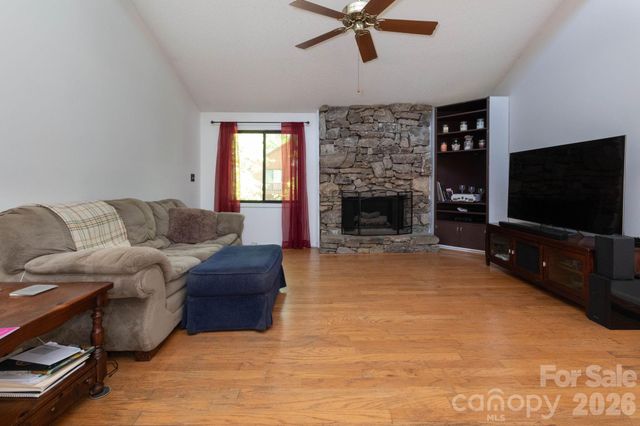 5 Wildwood Circle, Fletcher, NC 28732