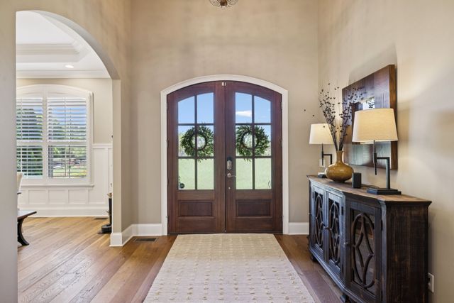 662 Neals Ln, Gallatin, TN 37066