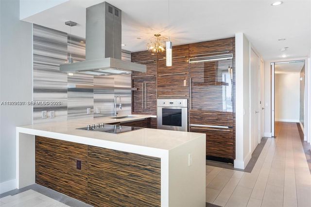 1100 Biscayne Blvd 3902, Miami, FL 33132