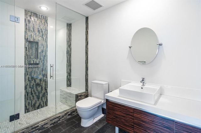 1100 Biscayne Blvd 3902, Miami, FL 33132