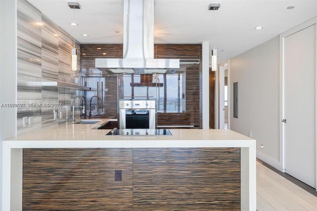 1100 Biscayne Blvd 3902, Miami, FL 33132