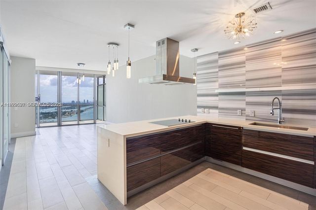 1100 Biscayne Blvd 3902, Miami, FL 33132