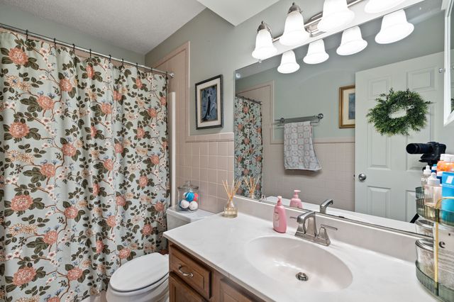 336 Holiday Circle 80, West Des Moines, IA 50265