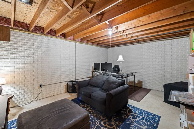 336 Holiday Circle 80, West Des Moines, IA 50265