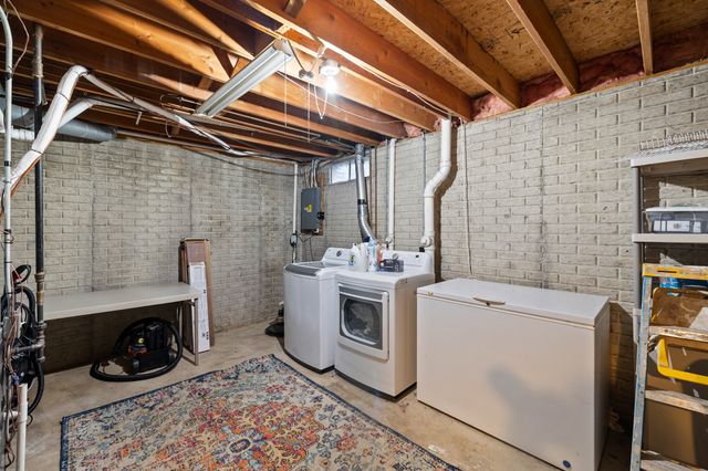 336 Holiday Circle 80, West Des Moines, IA 50265