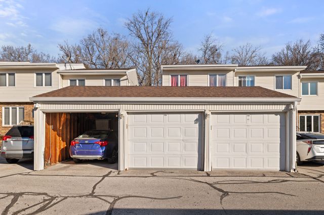 336 Holiday Circle 80, West Des Moines, IA 50265