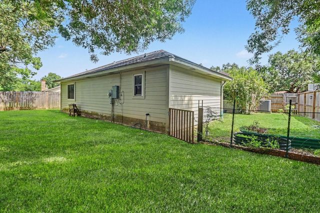 423 Merriweather Street, Houston, TX 77598