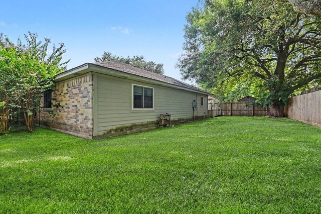 423 Merriweather Street, Houston, TX 77598